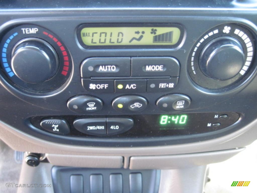 2006 Sequoia SR5 4WD - Black / Taupe photo #17