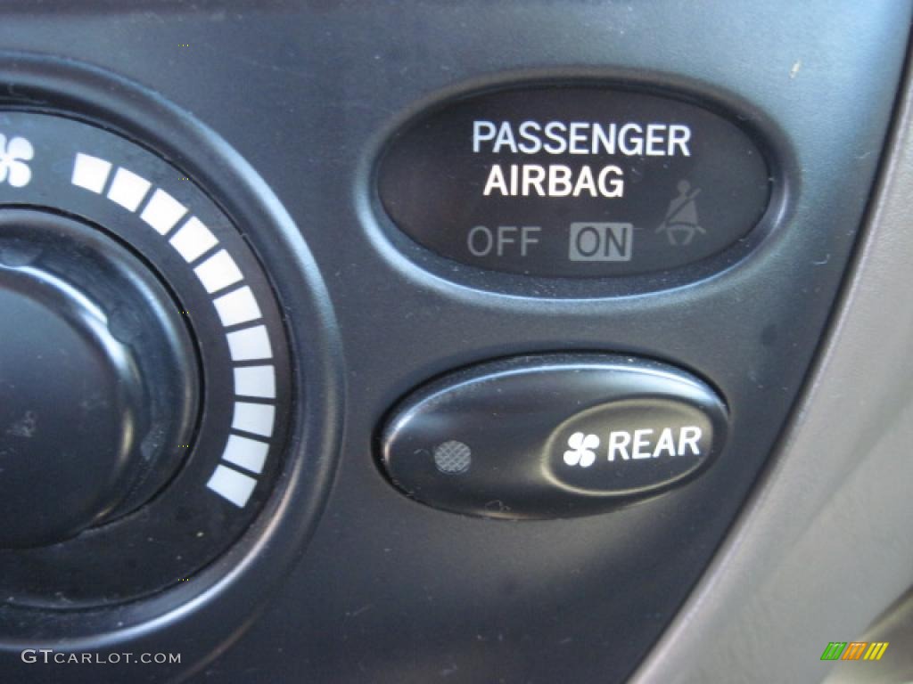 2006 Sequoia SR5 4WD - Black / Taupe photo #19