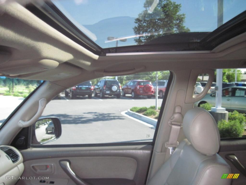 2006 Sequoia SR5 4WD - Black / Taupe photo #27