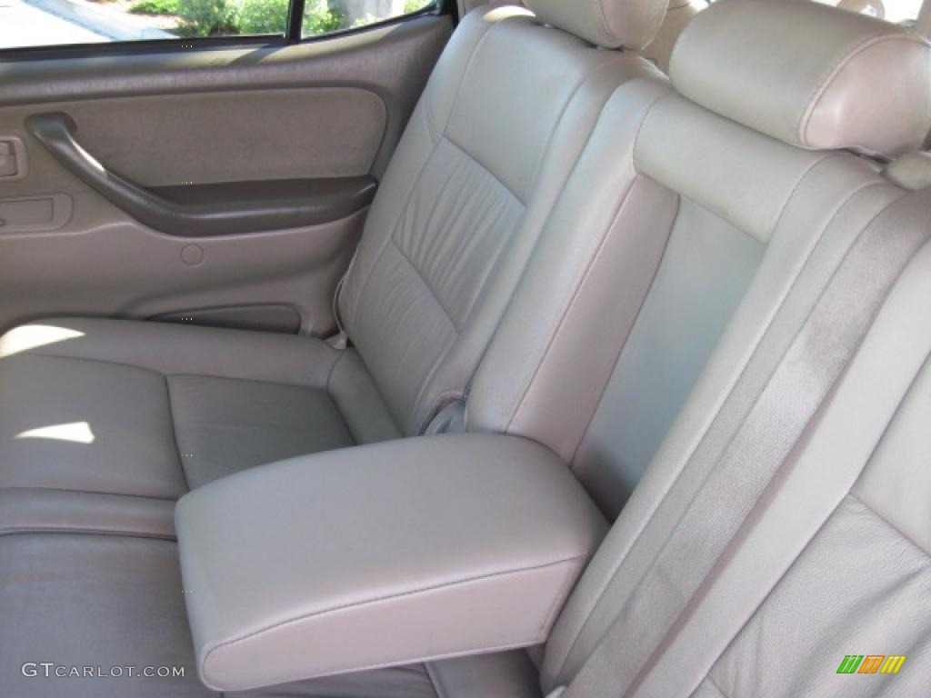 2006 Sequoia SR5 4WD - Black / Taupe photo #29