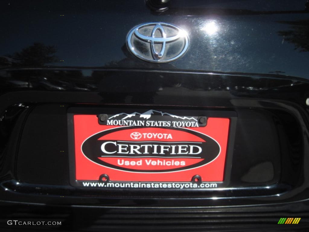 2006 Sequoia SR5 4WD - Black / Taupe photo #32