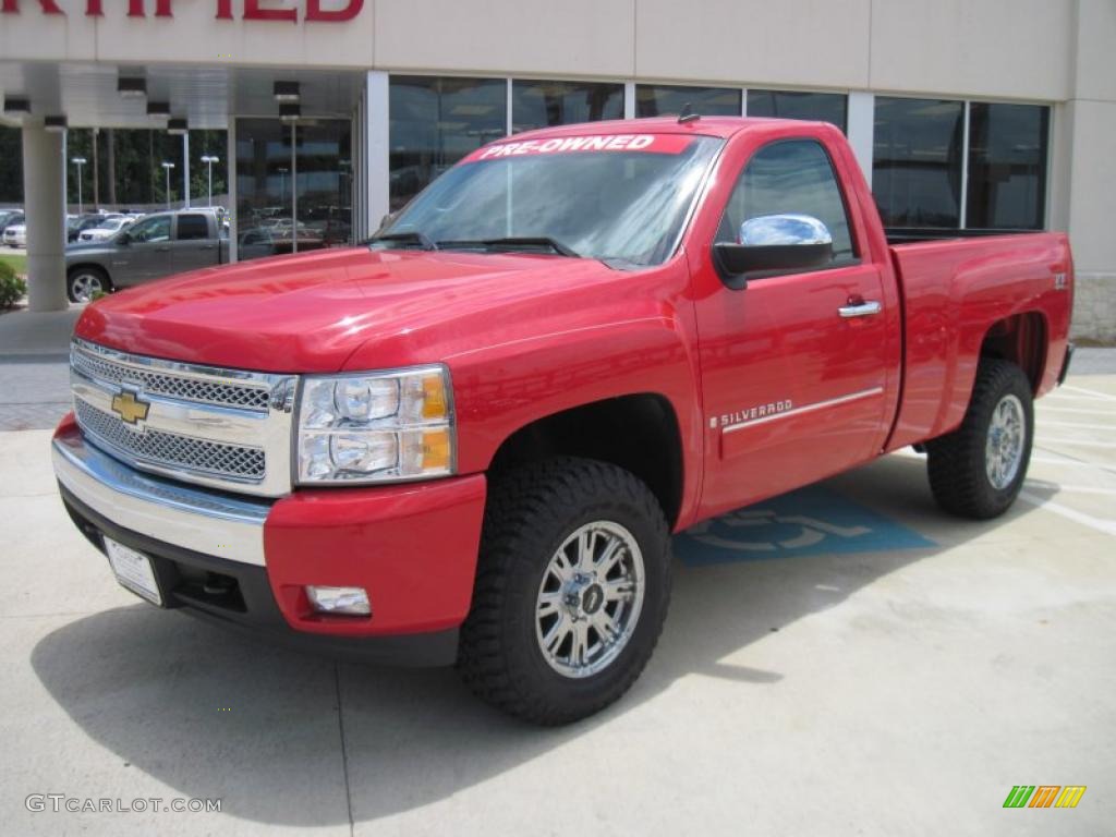 2008 Silverado 1500 LT Regular Cab 4x4 - Victory Red / Light Titanium/Ebony Accents photo #1