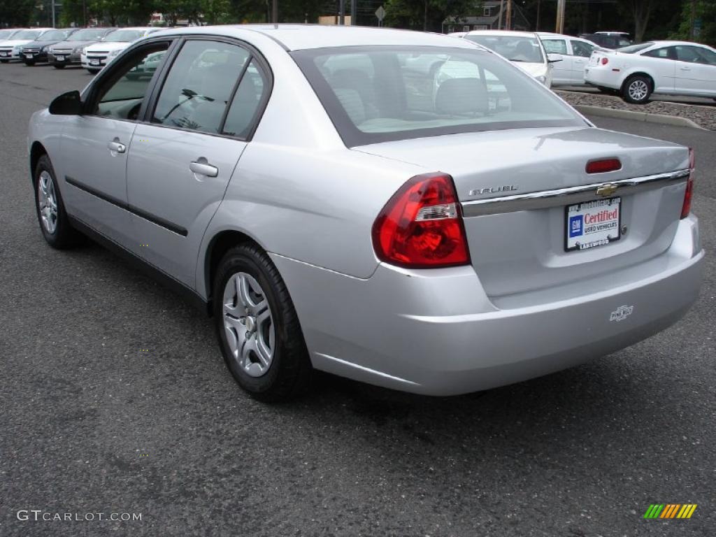 2005 Malibu Sedan - Galaxy Silver Metallic / Gray photo #6