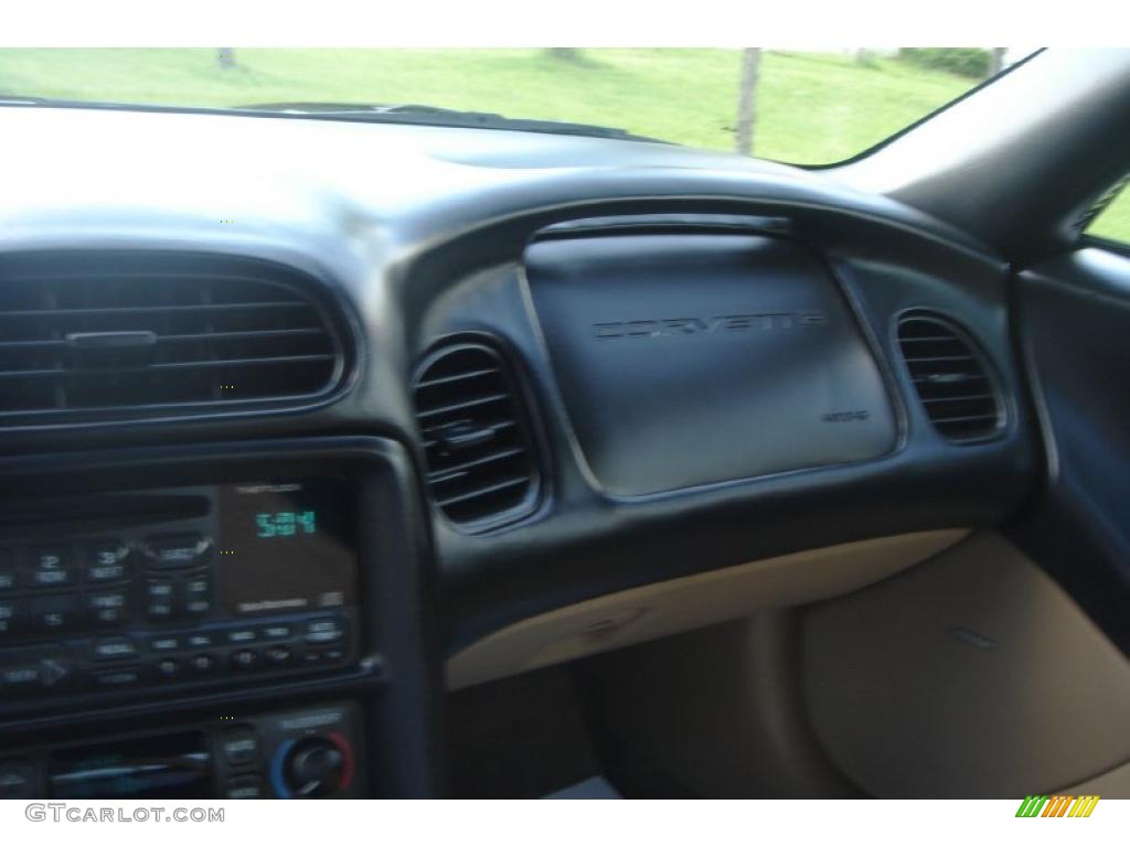 2002 Corvette Convertible - Black / Light Oak photo #28