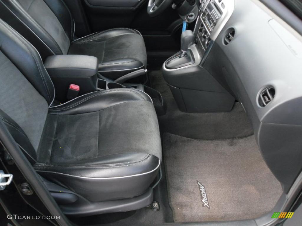 2004 Matrix  - Black / Dark Gray photo #22