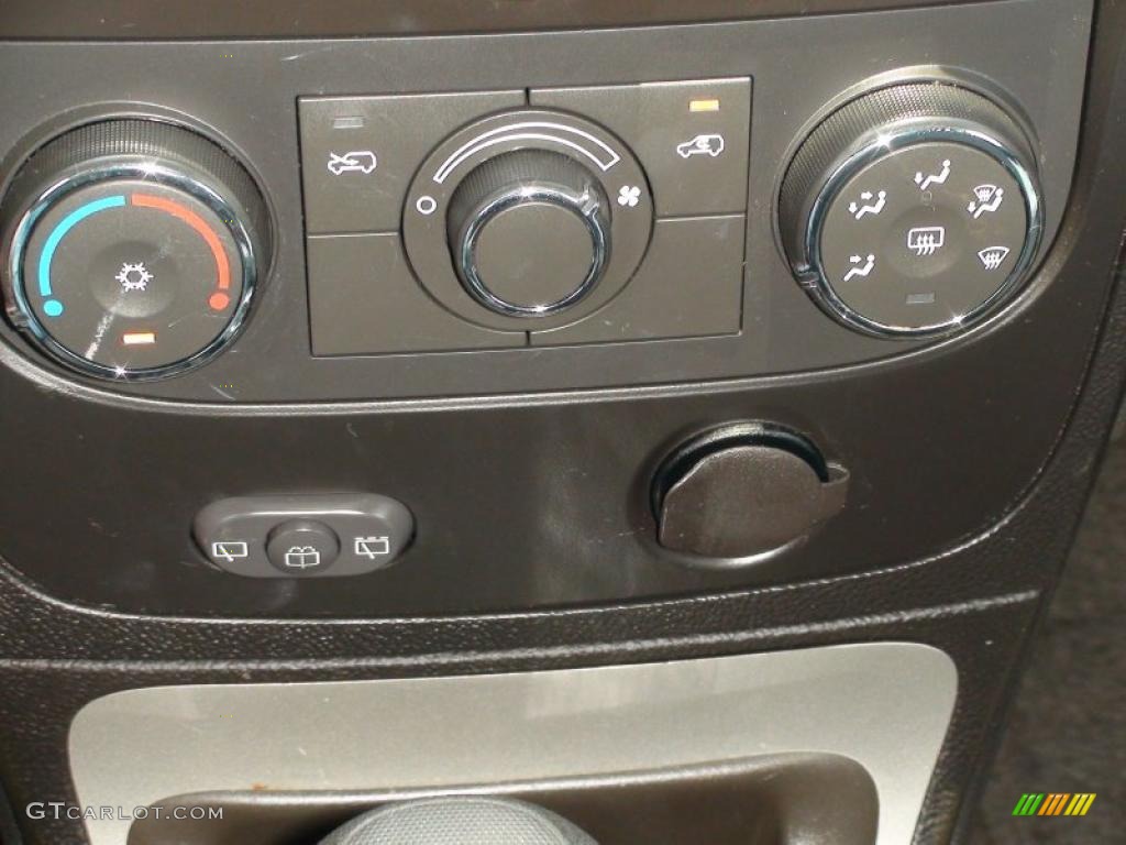 2009 HHR LT - Dark Gray Metallic / Gray photo #23