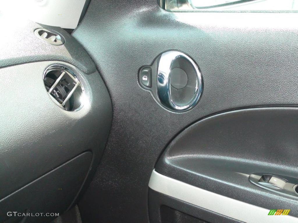 2009 HHR LT - Dark Gray Metallic / Gray photo #26