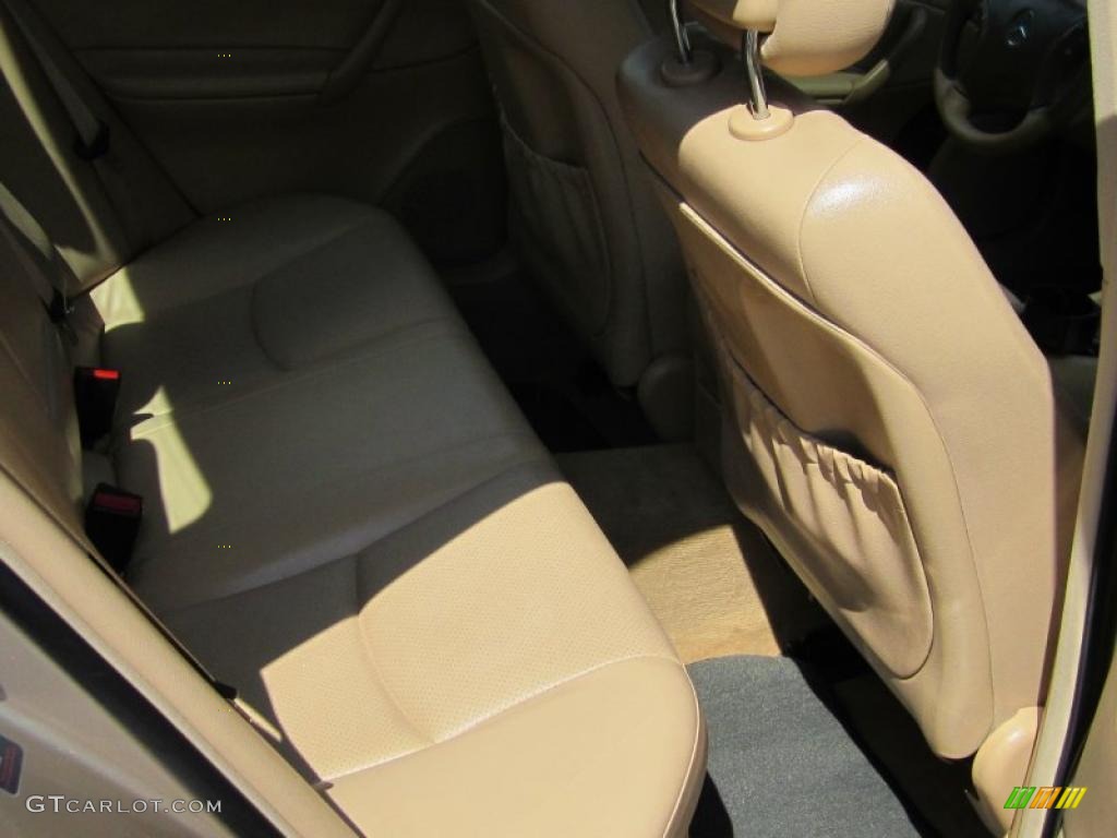 2002 C 240 Sedan - Desert Silver Metallic / Java photo #17