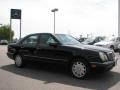 Black - E 320 4Matic Sedan Photo No. 3