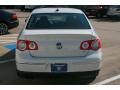 Candy White - Passat Komfort Sedan Photo No. 12