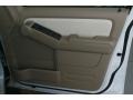 2008 White Suede Ford Explorer XLT  photo #33