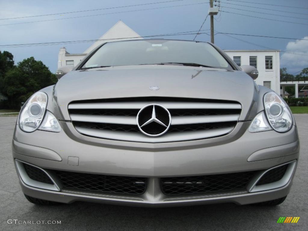 Desert Silver Metallic Mercedes-Benz R