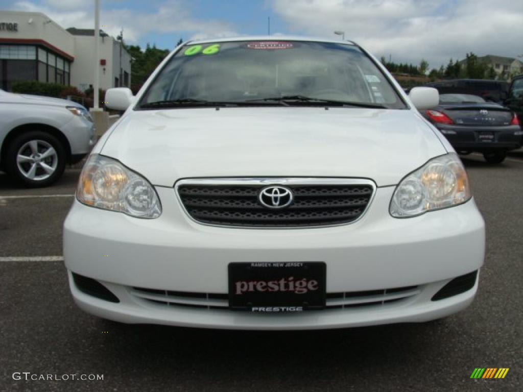 2006 Corolla LE - Super White / Beige photo #2