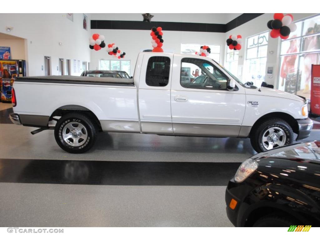 2002 F150 XLT SuperCab - Oxford White / Medium Parchment photo #9