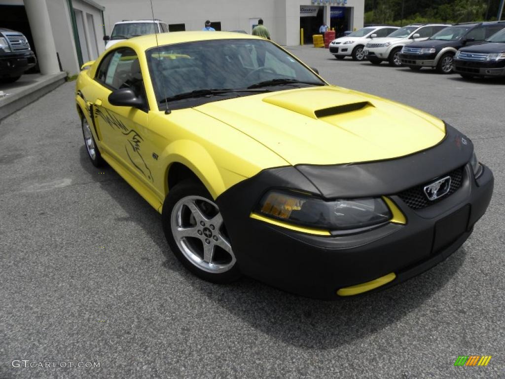 2003 Mustang GT Coupe - Zinc Yellow / Dark Charcoal photo #1