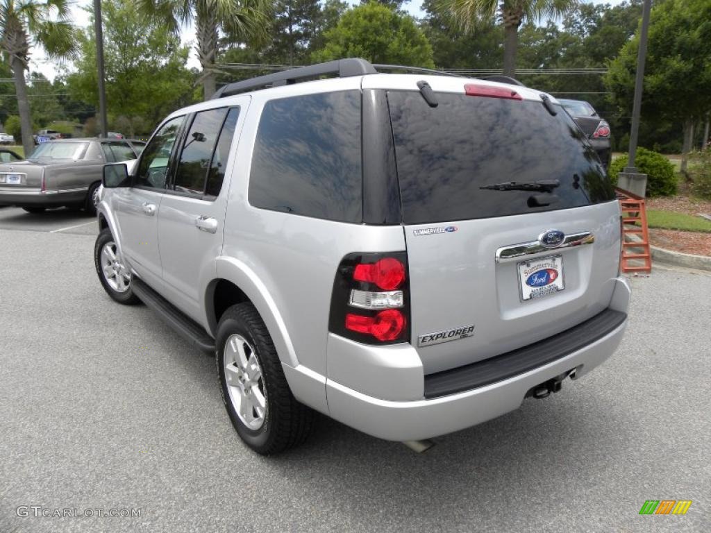 2010 Explorer XLT - Brilliant Silver Metallic / Black photo #17