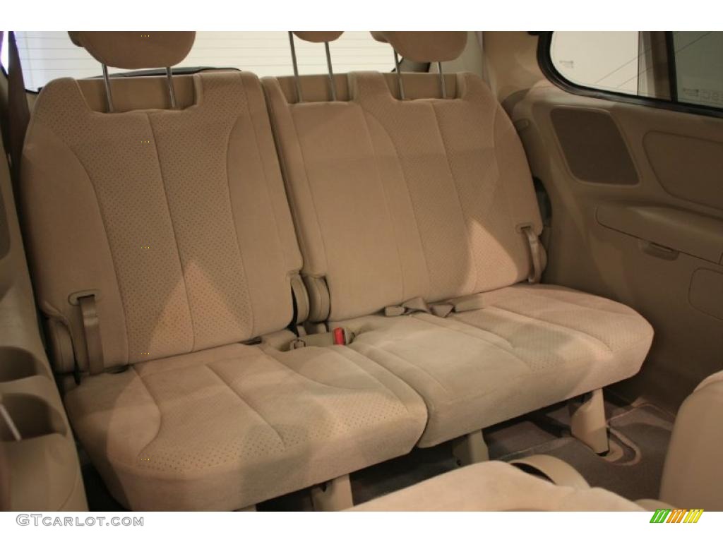2008 Entourage GLS - Cosmic White / Beige photo #16