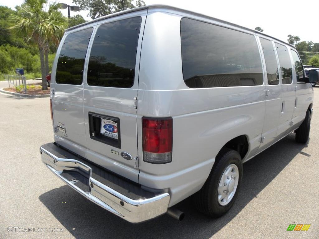 2009 E Series Van E150 XLT Passenger - Brilliant Silver Metallic / Medium Flint photo #13