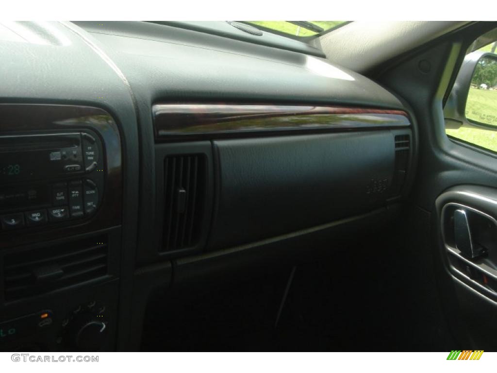 2002 Grand Cherokee Limited 4x4 - Stone White / Dark Slate Gray photo #28