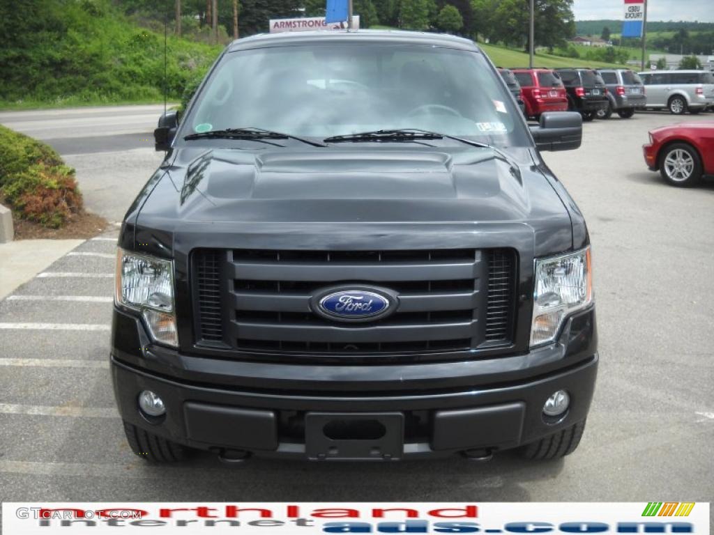 2010 F150 STX SuperCab 4x4 - Tuxedo Black / Medium Stone photo #3