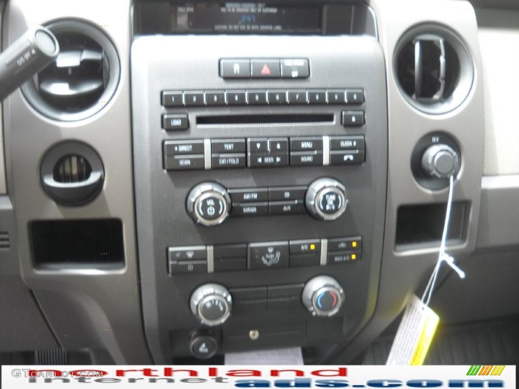 2010 F150 STX SuperCab 4x4 - Tuxedo Black / Medium Stone photo #17