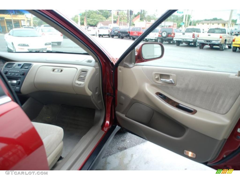 2002 Accord SE Sedan - Firepepper Red Pearl / Ivory photo #18