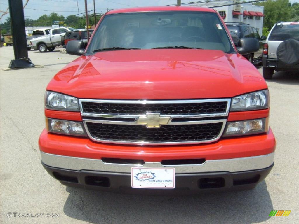 2007 Silverado 1500 Classic LT Extended Cab 4x4 - Victory Red / Dark Charcoal photo #8