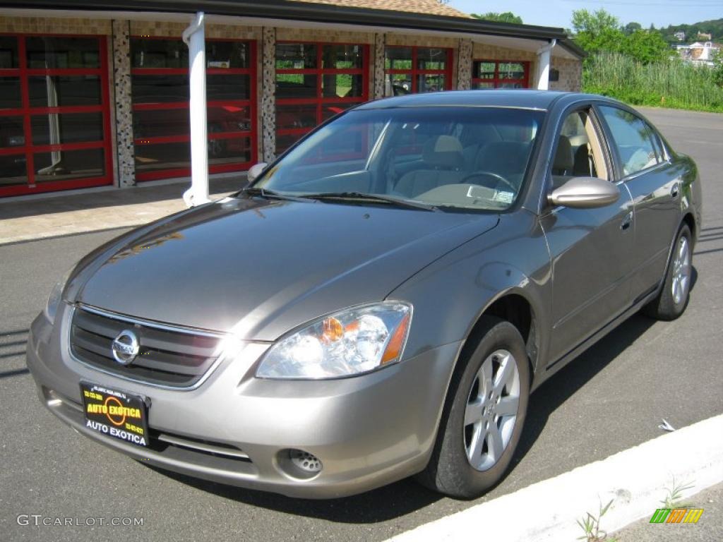 Polished Pewter Metallic Nissan Altima