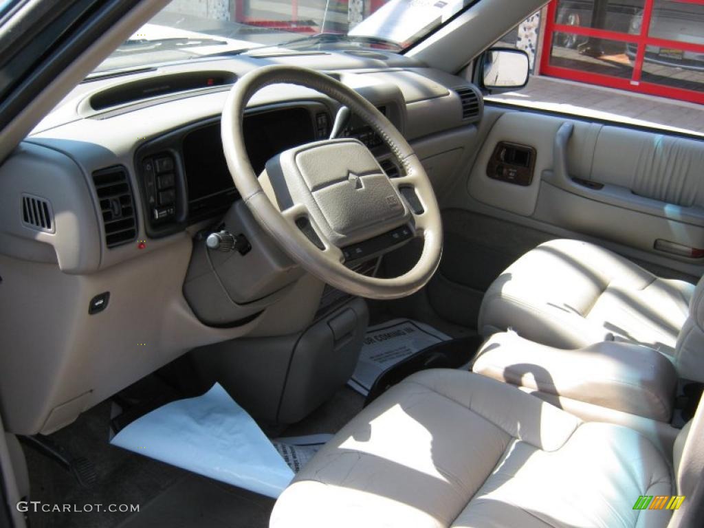 1994 Town & Country  - Medium Water Blue Metallic / Beige photo #3