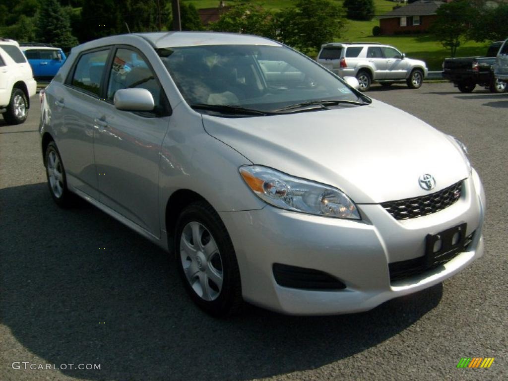 2009 Matrix S AWD - Classic Silver Metallic / Ash Gray photo #1