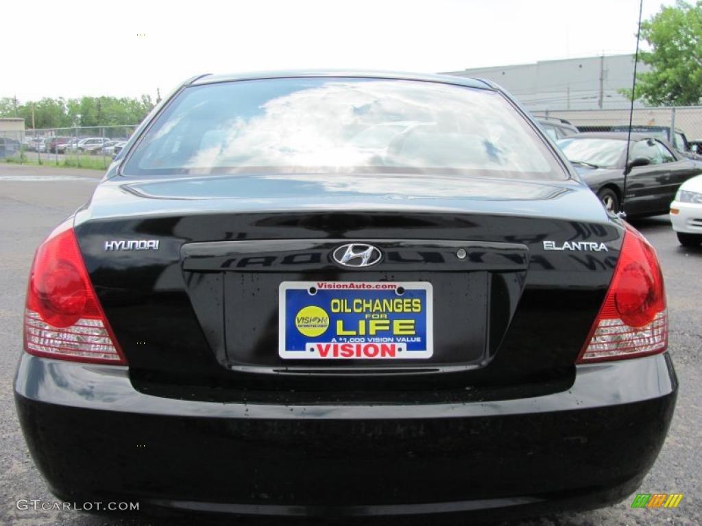 2004 Elantra GLS Sedan - Black Obsidian / Gray photo #10