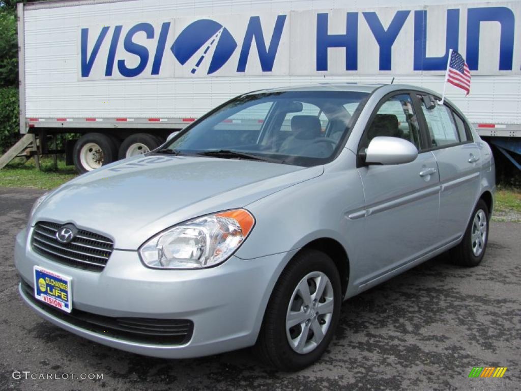 2009 Platinum Silver Hyundai Accent GLS 4 Door 31585555