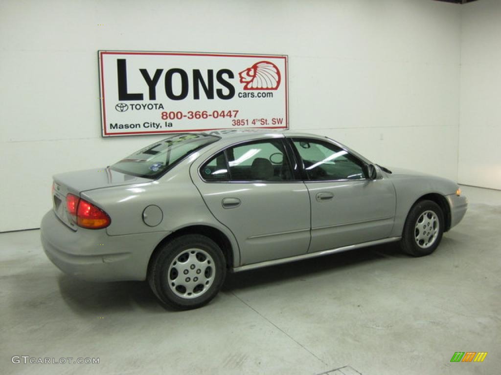 2000 Alero GL Sedan - Silvermist / Pewter photo #17