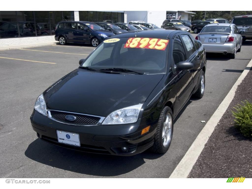 2006 Focus ZX4 SES Sedan - Pitch Black / Dark Flint/Light Flint photo #1