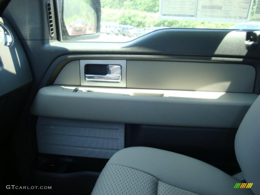 2010 F150 XLT SuperCab 4x4 - Dark Blue Pearl Metallic / Medium Stone photo #18
