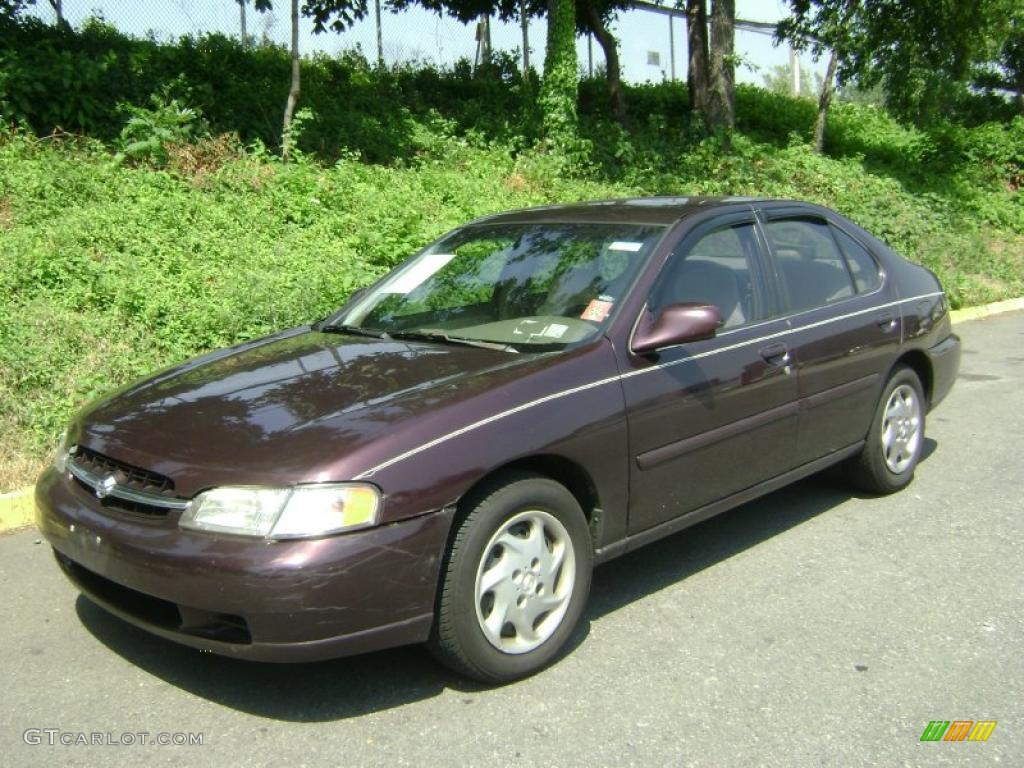 1999 Altima GXE - Black Cherry Metallic / Dusk photo #1