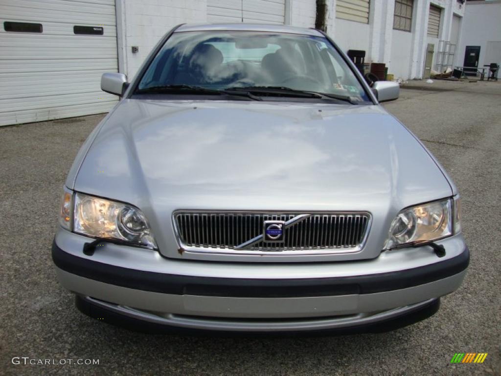 2000 V40 1.9T Wagon - Silver Metallic / Silver Gray photo #3