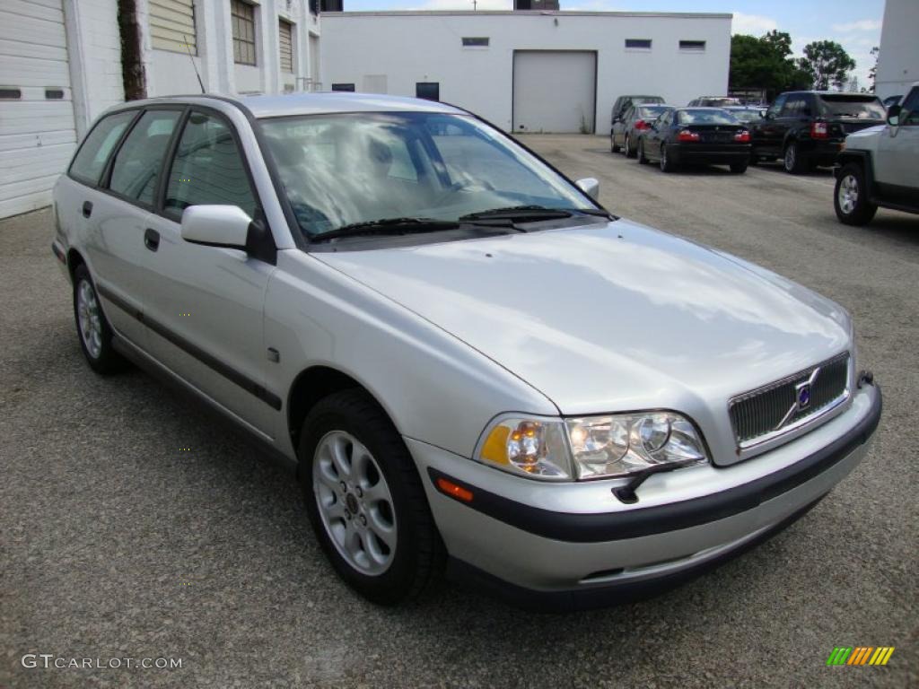 2000 V40 1.9T Wagon - Silver Metallic / Silver Gray photo #4