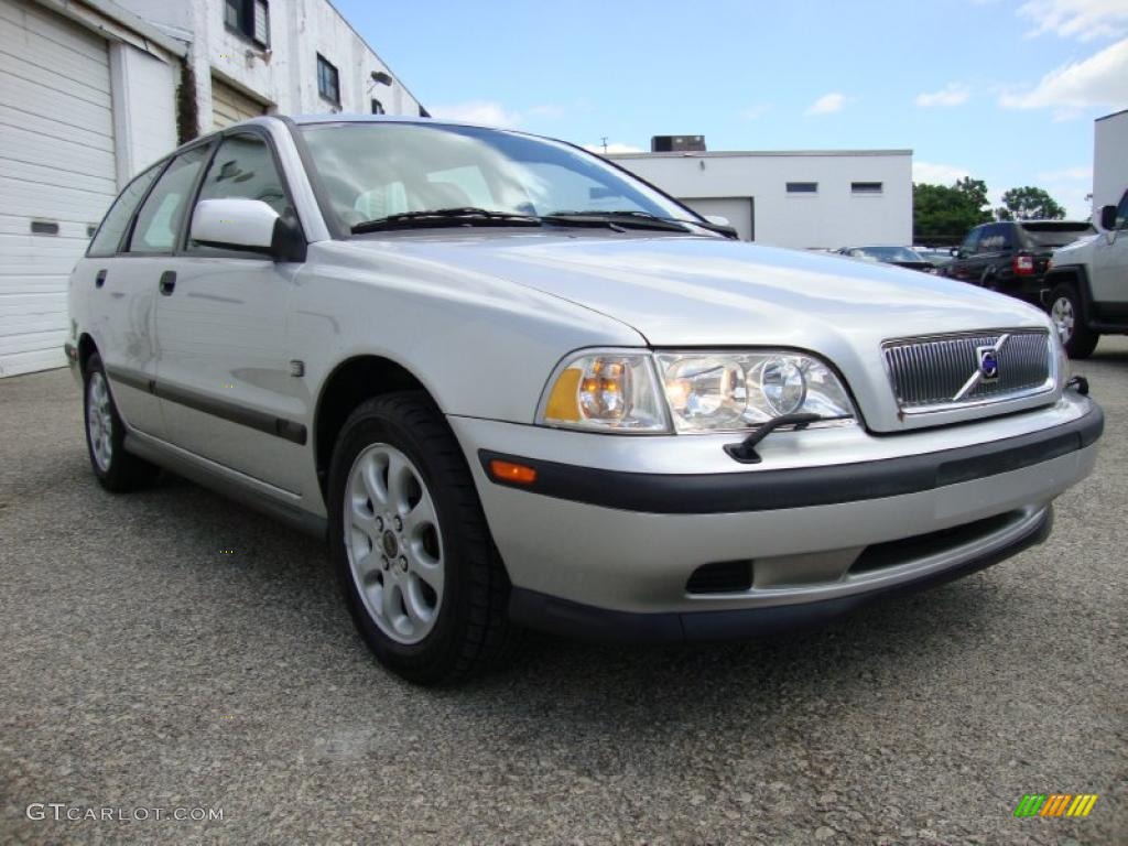 2000 V40 1.9T Wagon - Silver Metallic / Silver Gray photo #5