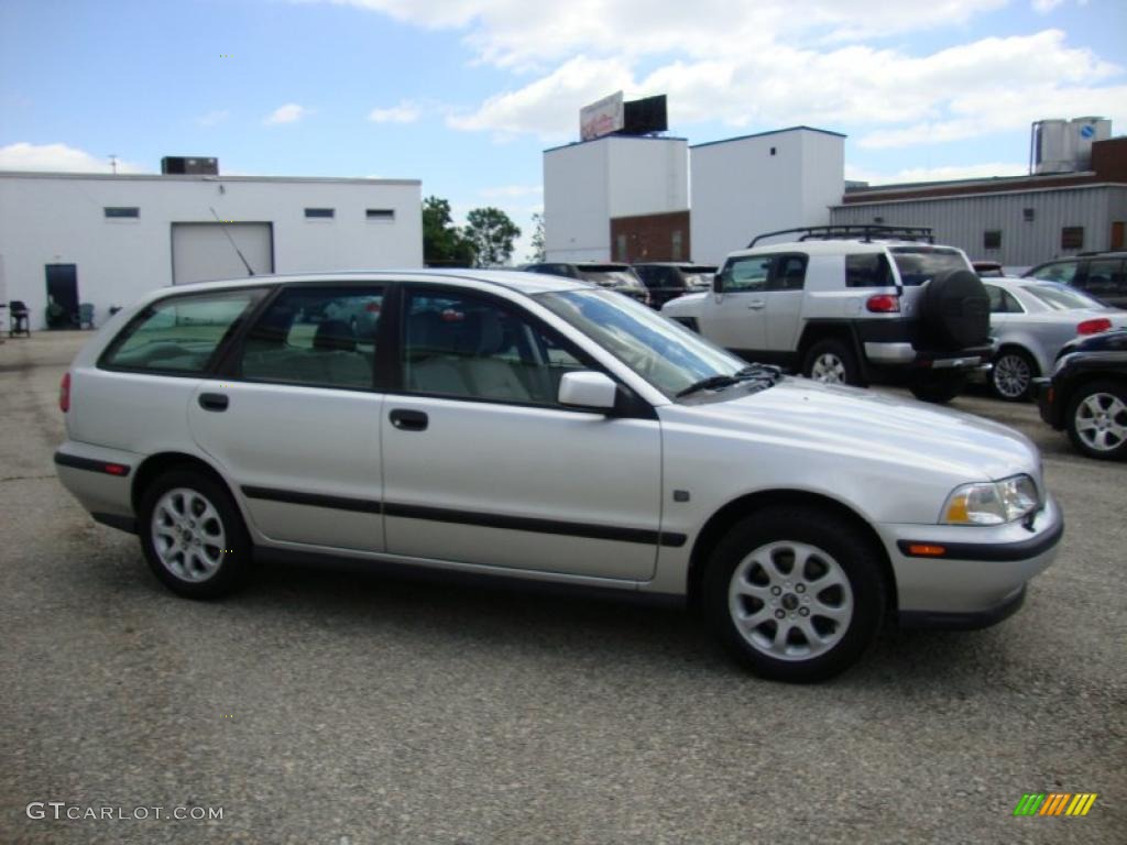 2000 V40 1.9T Wagon - Silver Metallic / Silver Gray photo #6