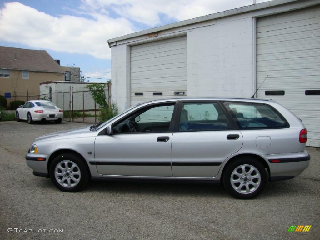 2000 V40 1.9T Wagon - Silver Metallic / Silver Gray photo #11