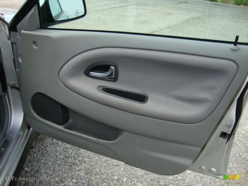2000 V40 1.9T Wagon - Silver Metallic / Silver Gray photo #22