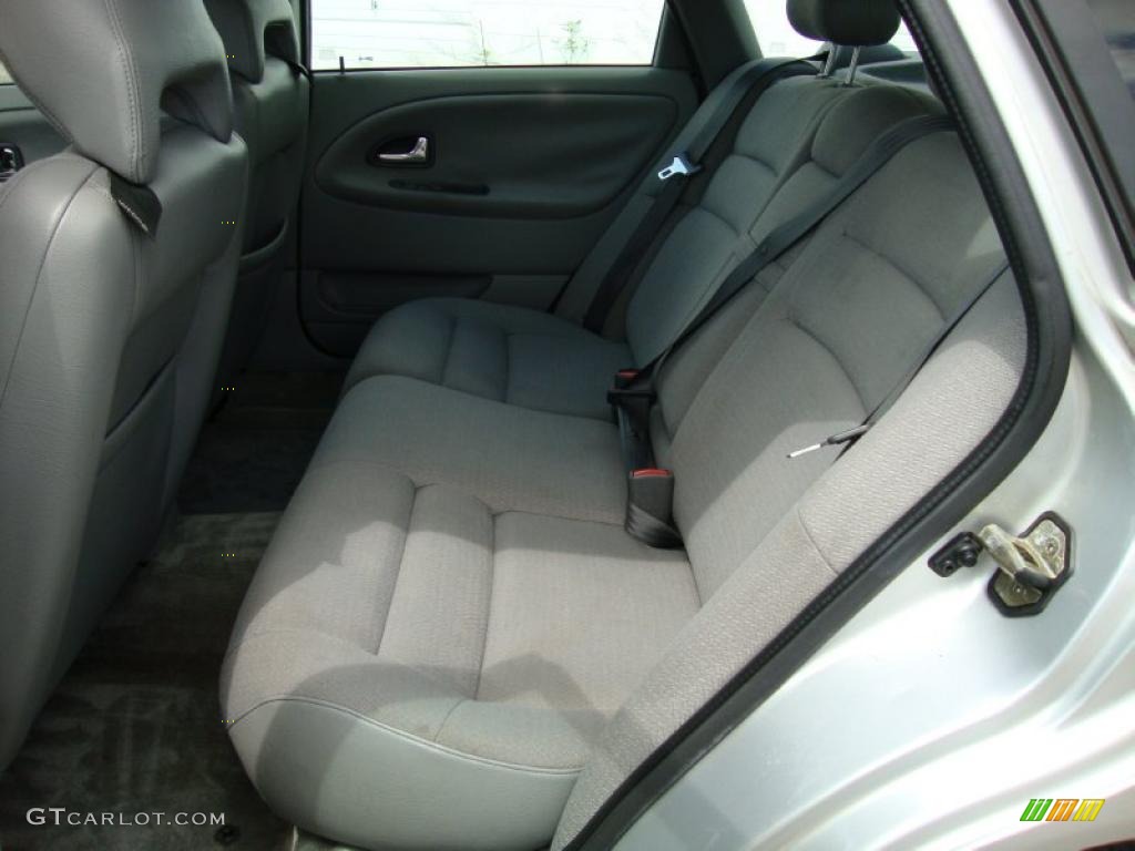 2000 V40 1.9T Wagon - Silver Metallic / Silver Gray photo #25
