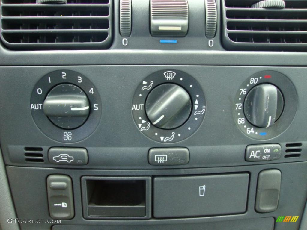 2000 V40 1.9T Wagon - Silver Metallic / Silver Gray photo #40