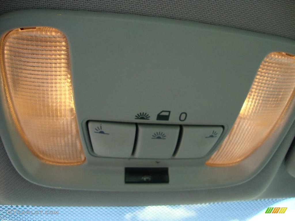2000 V40 1.9T Wagon - Silver Metallic / Silver Gray photo #45