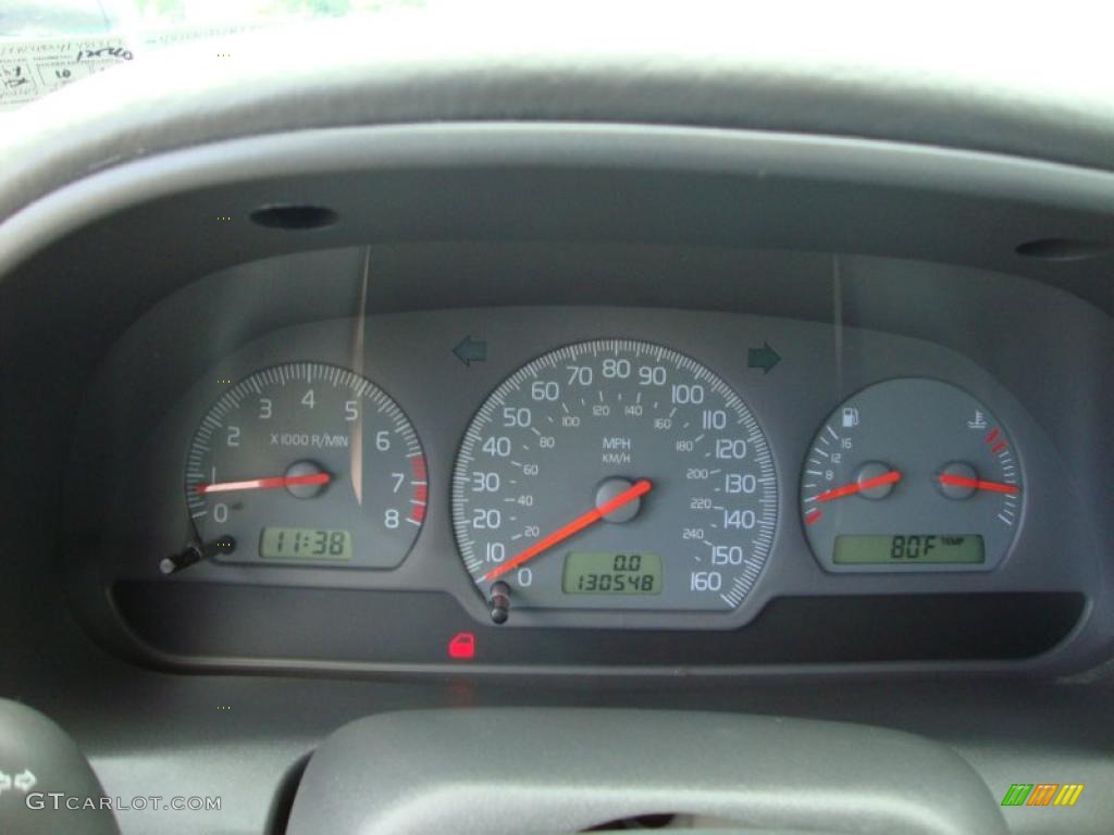 2000 V40 1.9T Wagon - Silver Metallic / Silver Gray photo #46