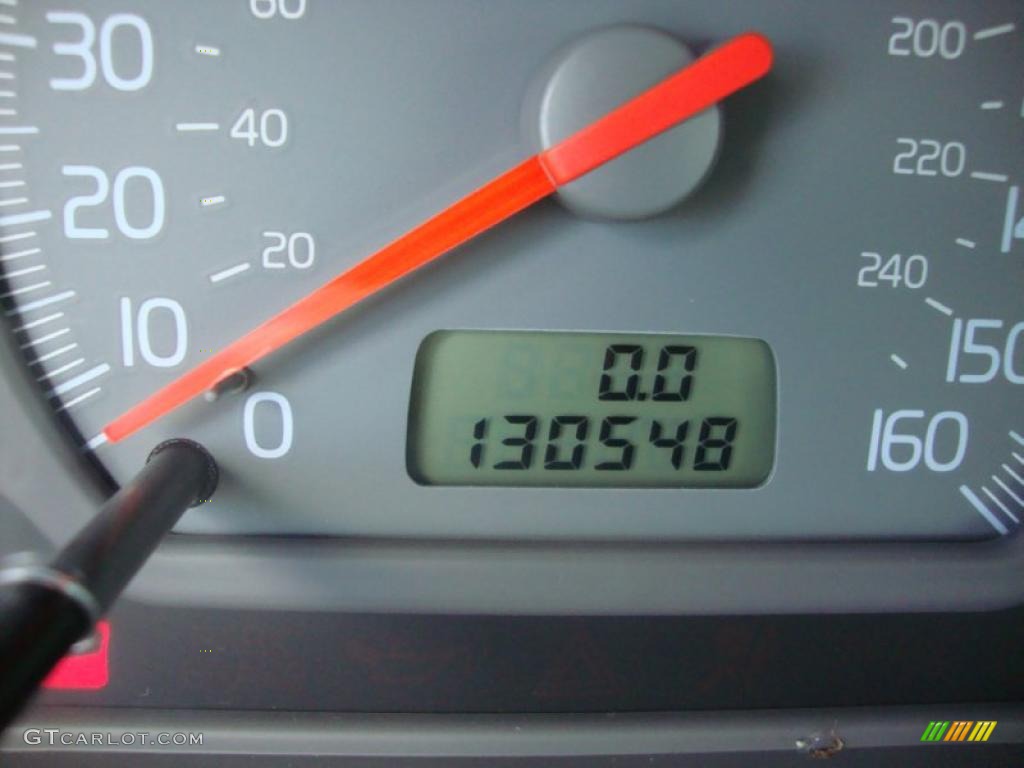 2000 V40 1.9T Wagon - Silver Metallic / Silver Gray photo #47