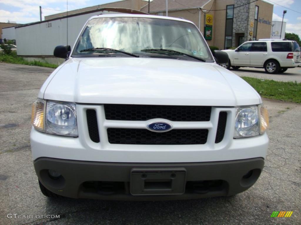 2001 Explorer Sport 4x4 - Oxford White / Medium Prairie Tan photo #3