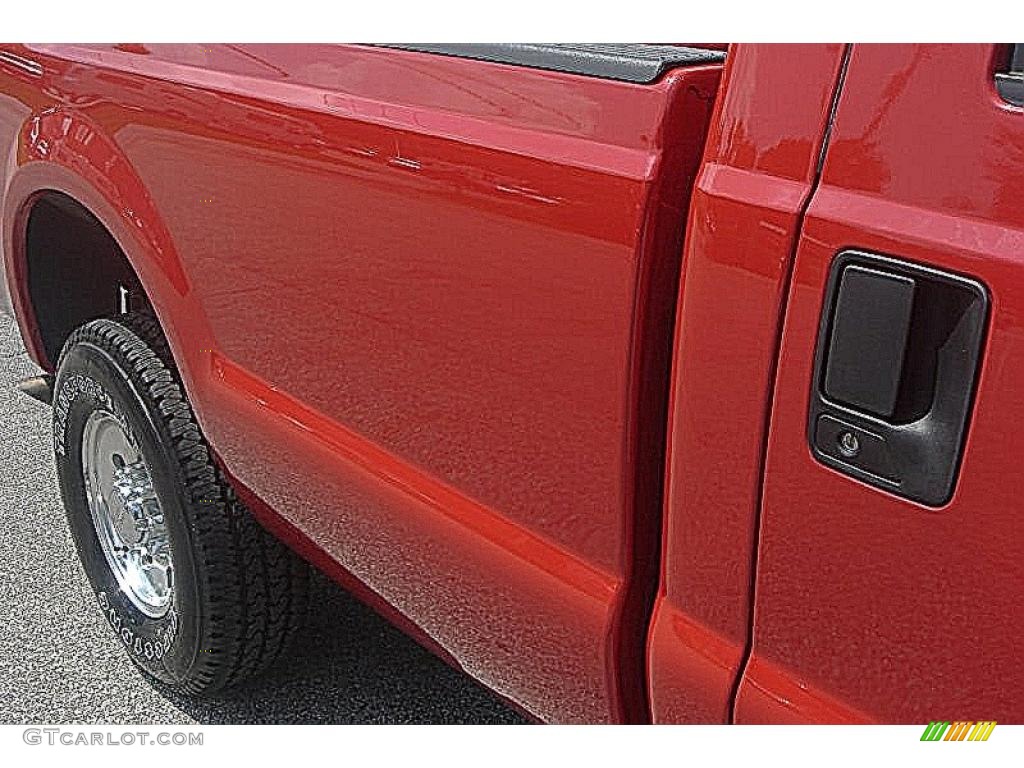 2000 F250 Super Duty XL Regular Cab 4x4 - Red / Medium Graphite photo #16