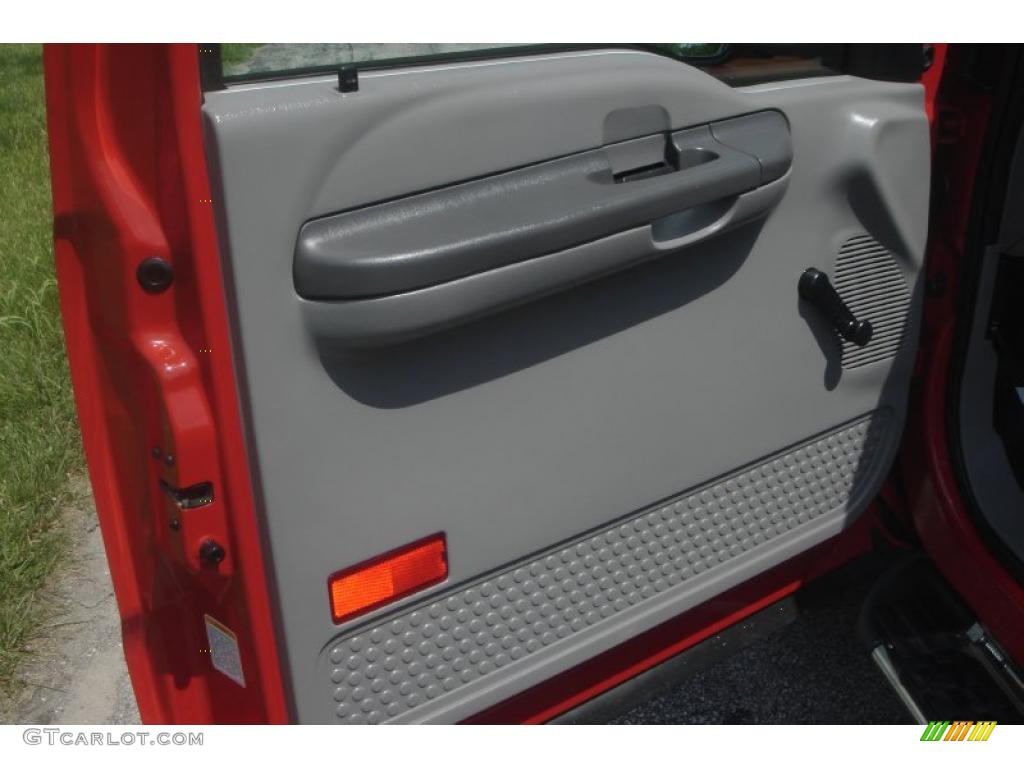 2000 F250 Super Duty XL Regular Cab 4x4 - Red / Medium Graphite photo #23